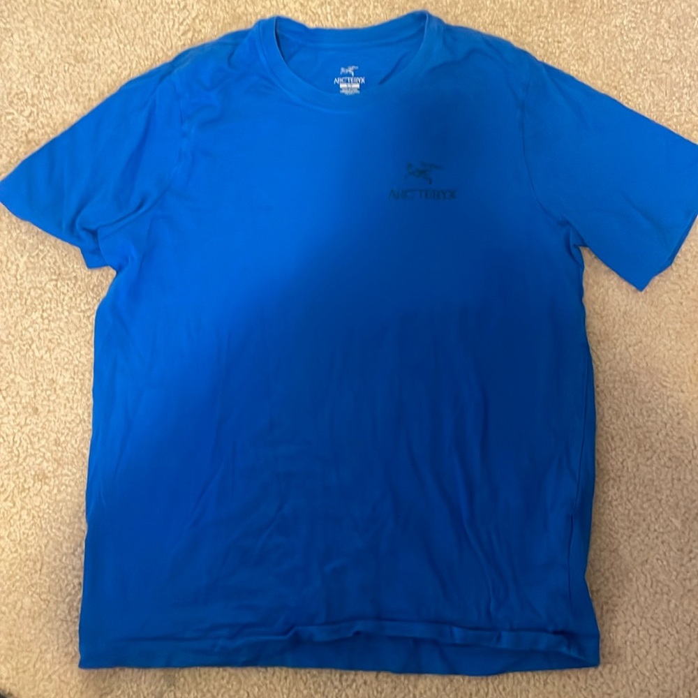 men’s arc’teryx t shirt